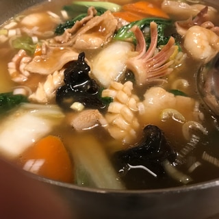 具沢山、海鮮あんかけラーメン